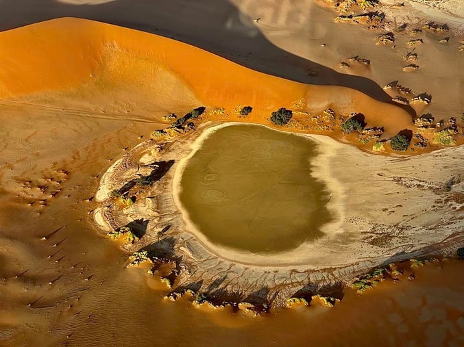 Water middle Sand dunes Namib Sossusvlei End point Tsauchab Rivier Dry river Photo Post BjÃ¶rn Basler 6 April 2025 Facebook group 'NamibiÃ« ReÃ«n / Weer'