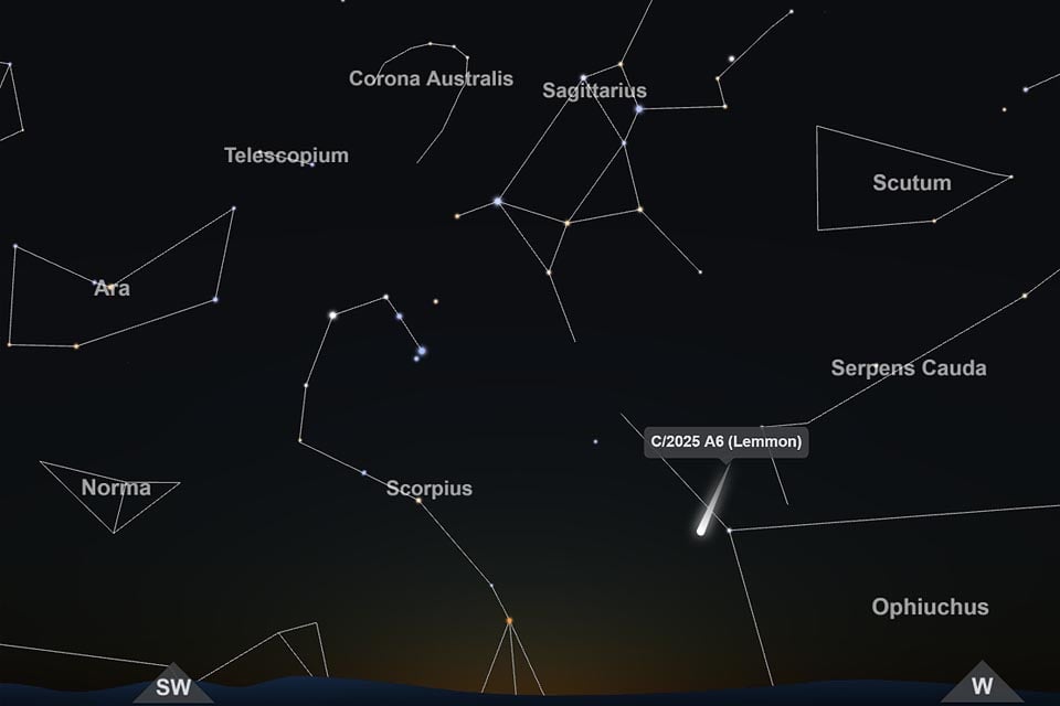 25-11-03 Comet Lemmon Whk 15 Nov 20.00 view WSW - timeanddate - screenshot 960 x 640_1