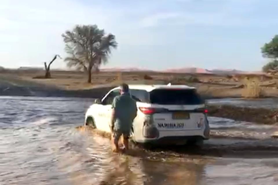 Tsauchab Rivier dry river ford tar road Sossusvlei Namibia