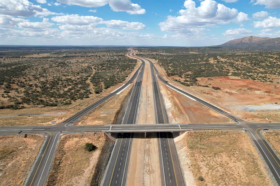Faster and safer: highway between Windhoek and the airport opened